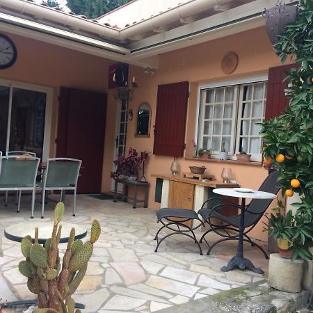 Chambre Dans Villa Charmante Vallabrègues Exteriör bild