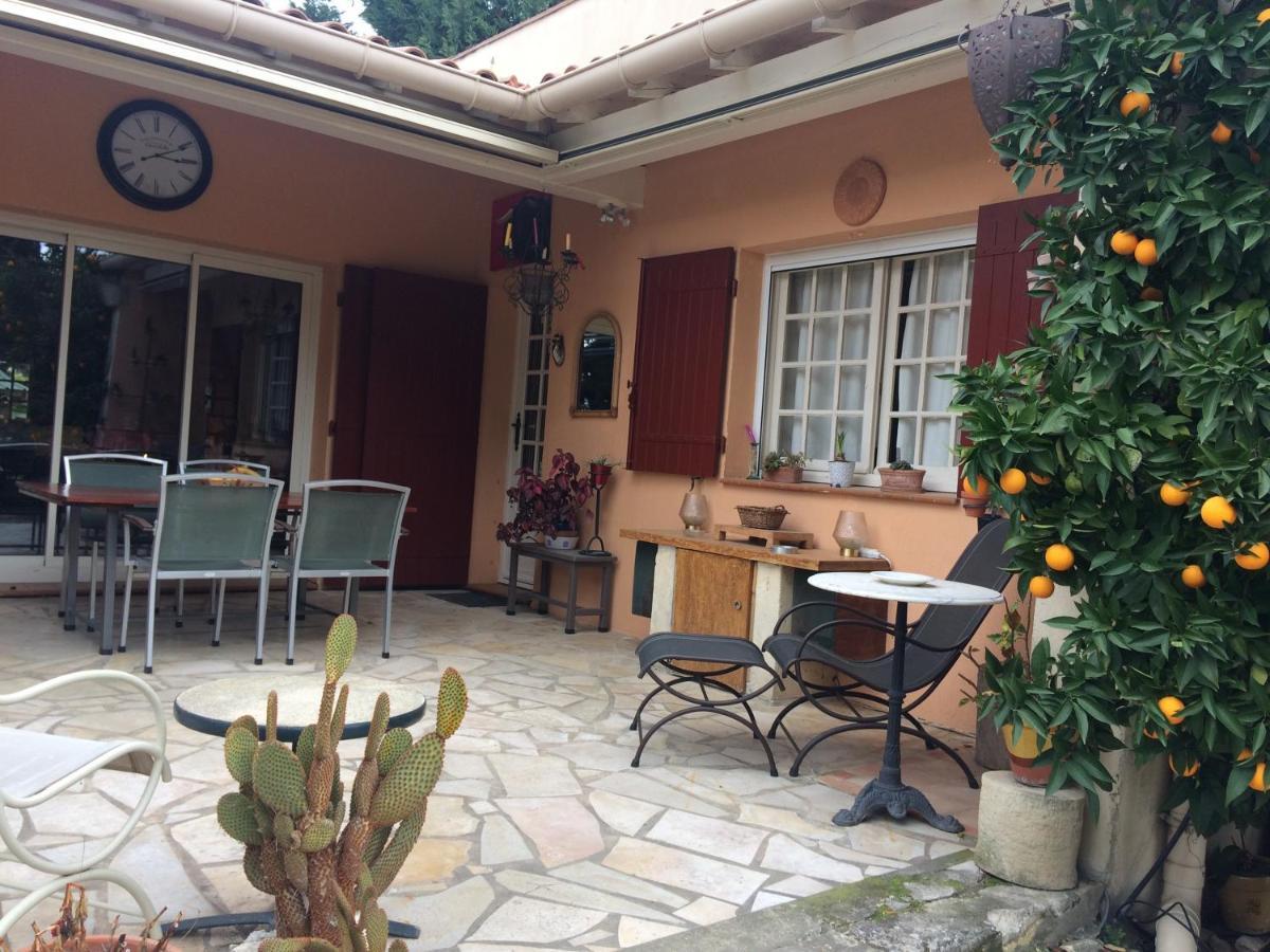Chambre Dans Villa Charmante Vallabrègues Exteriör bild