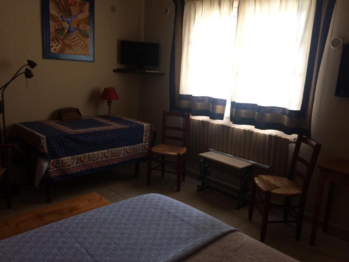 Chambre Dans Villa Charmante Vallabrègues Exteriör bild